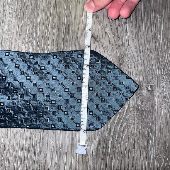 Christian Dior Blue Silver slim tie with square diagonal patterning. - Picture 2 of 7